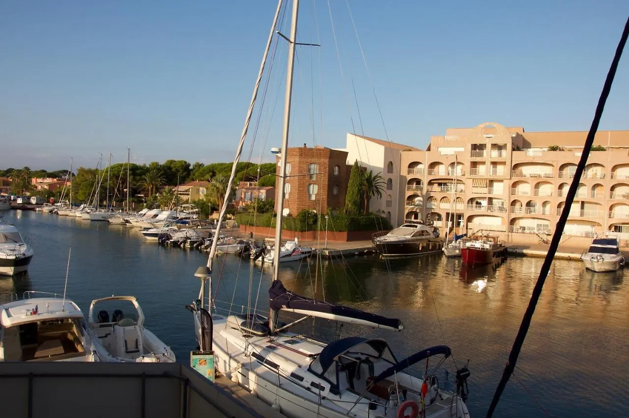 Apartment Studio Hyeres Port France